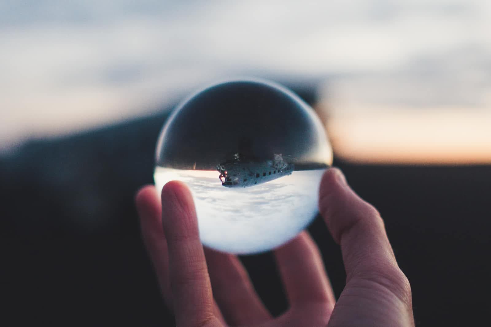 Invert a Binary Tree in Go